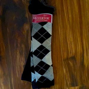 Silver toe women’s 2 pair size 6-9 NWT